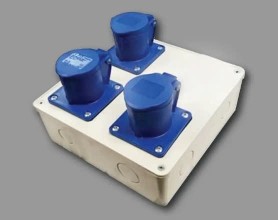 Tủ điện phân phối IP44 - 3 ổ cắm 3P 16A PCE NDB313 