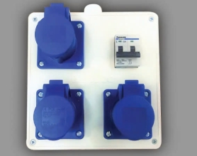 Tủ điện phân phối IP44 - 1 MCB 2P 32A + 3 ổ cắm 3P 16A PCE NDB313-232