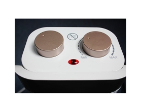 Quạt Sưởi Gốm Ceramic Để Sàn FujiE CH-2100